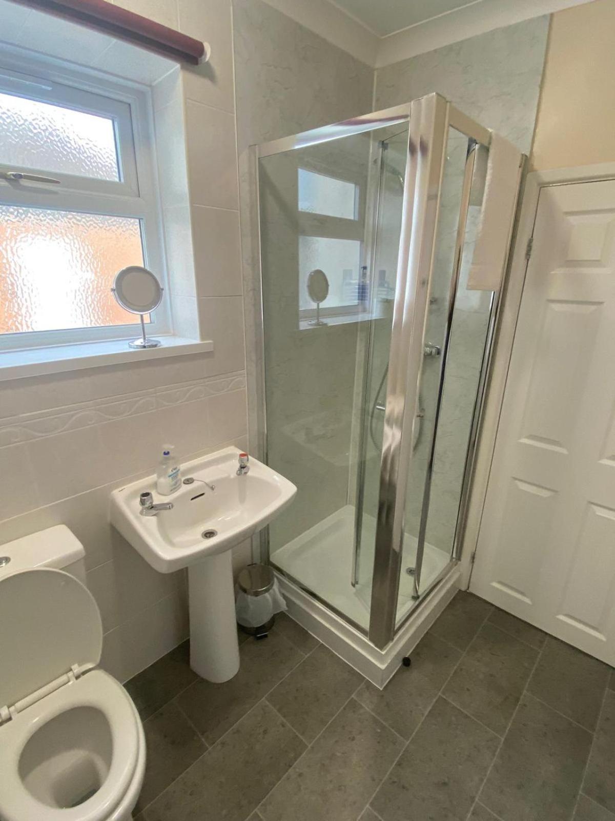 Landguard Lodge Guest House Shipley  Room photo
