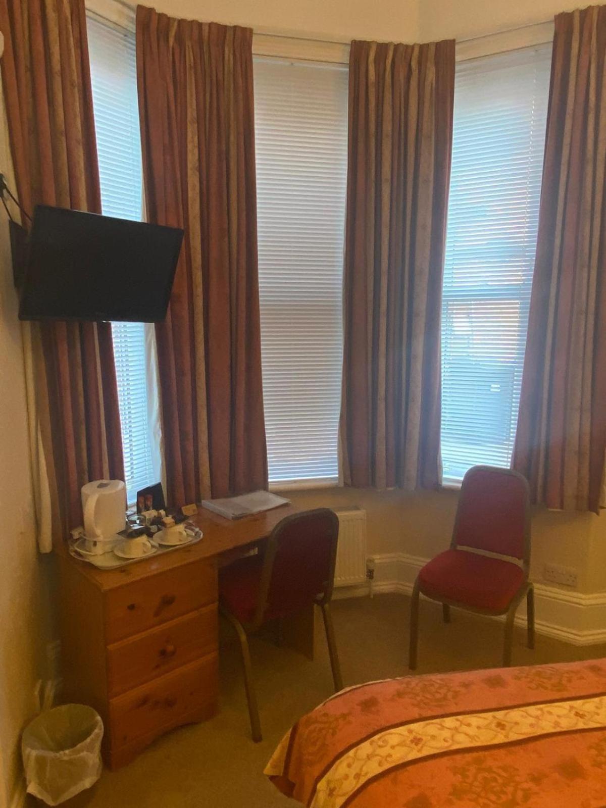 Landguard Lodge Guest House Shipley  Room photo