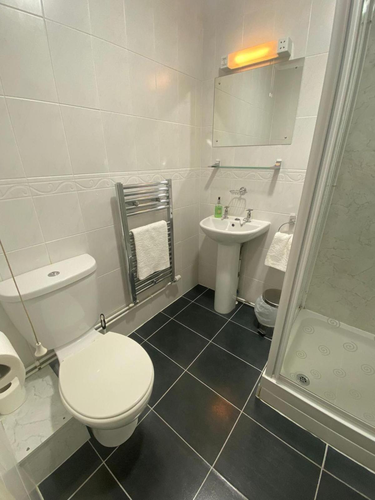 Landguard Lodge Guest House Shipley  Room photo